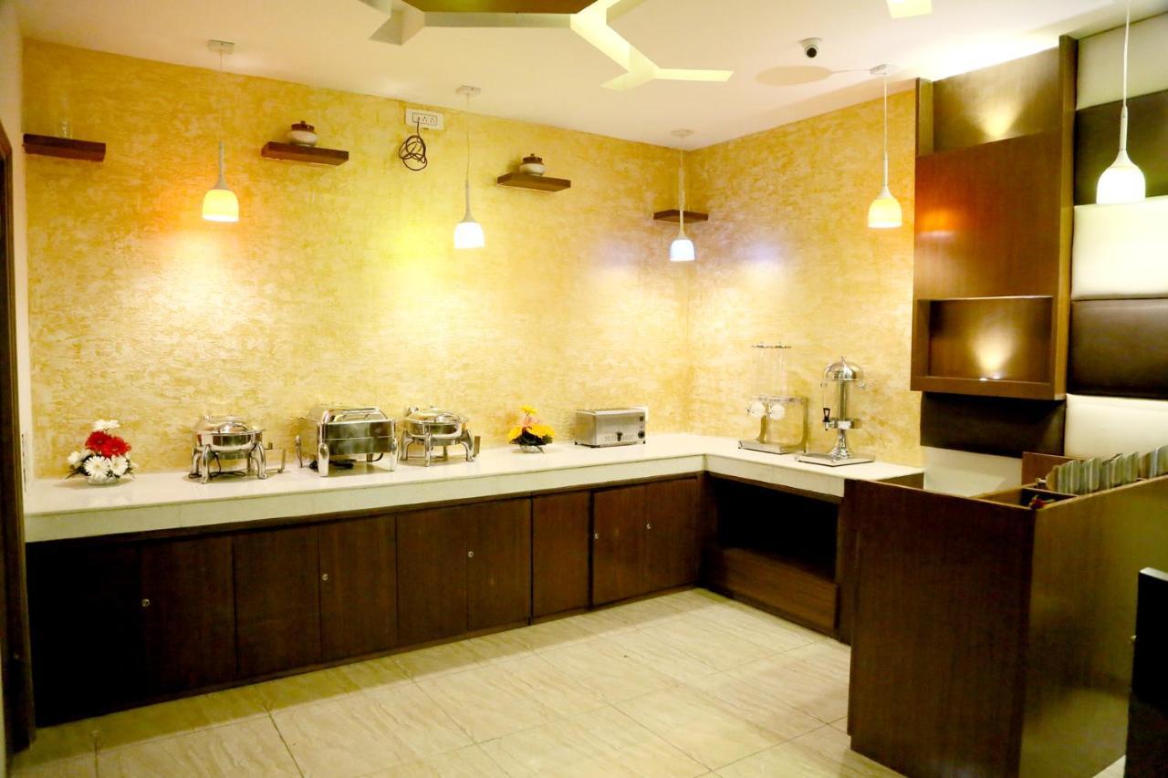 Zirakpur Hotel S C Residency מראה חיצוני תמונה