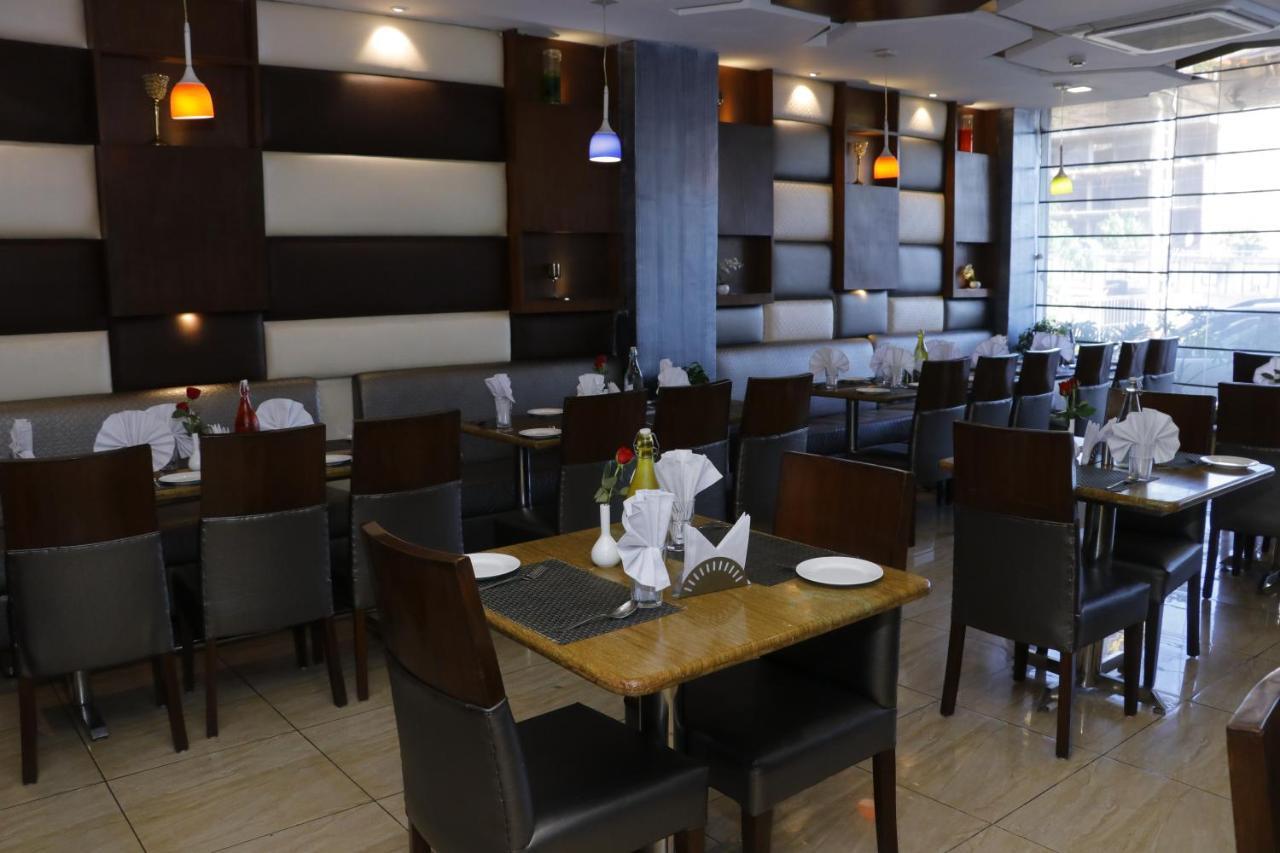 Zirakpur Hotel S C Residency מראה חיצוני תמונה