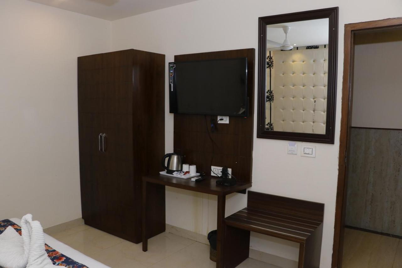 Zirakpur Hotel S C Residency מראה חיצוני תמונה